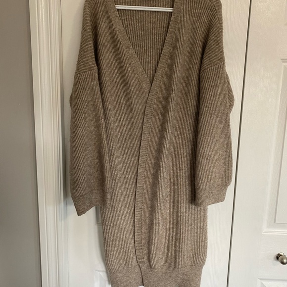 Little Mountain Vancouver Cardigan - Picture 2 of 2